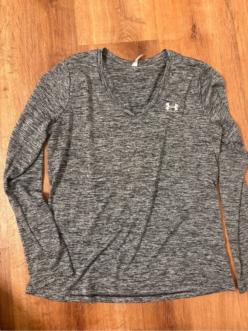 Under Armour Women's Gray Heather V‑Neck Long Sleeve Heat Gear Top